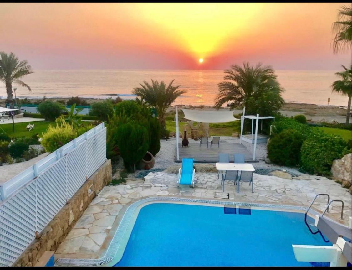 34 Beach Villa Pafos Exterior foto